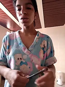 Ariell Kieran online show from 9, 3, 2025