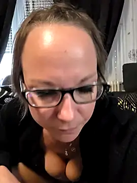 Fuxy-love69 online show from 11, 5, 2026