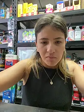 Andrea18 blonde online show from 4, 5, 2026