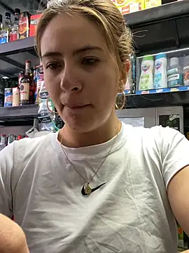 Andrea18 blonde online show from 3, 8, 2026