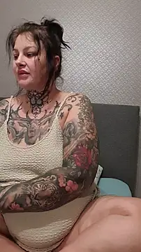 CannabisQueenn online show from 5, 10, 2025