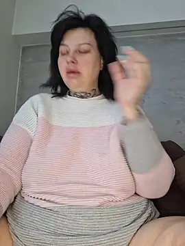 CannabisQueenn online show from 24, 4, 2026