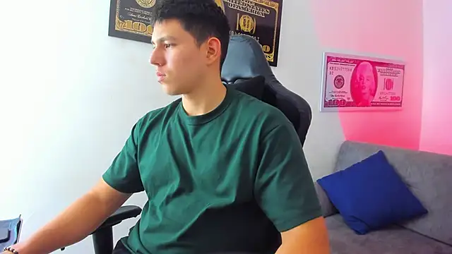 JamesCr  online show from 5, 3, 2025