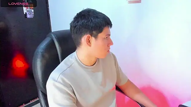 JamesCr  online show from 22, 3, 2025