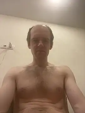 LynnAhNight online show from 24, 2, 2025