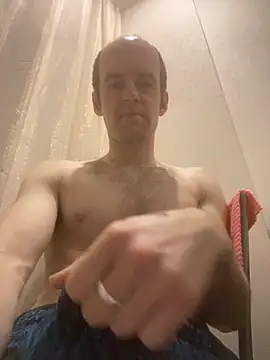 LynnAhNight online show from 21, 10, 2025