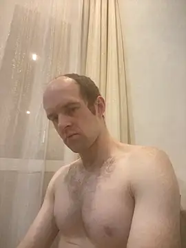 LynnAhNight online show from 27, 10, 2025