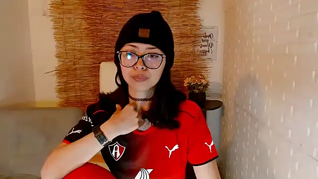 Luna 7 777 online show from 3, 3, 2025