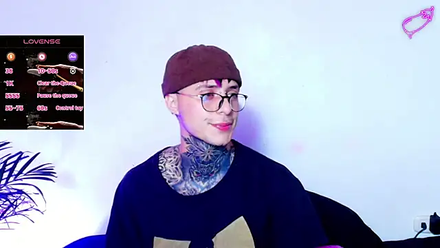 Snapshot of 7_Saturno_7 chatting on 12, 11, 2025 7 Saturno 7 online show from 12, 11, 2025