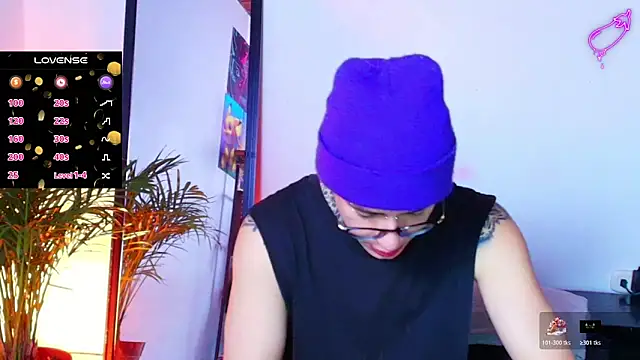 Snapshot of 7_Saturno_7 chatting on 15, 11, 2025 7 Saturno 7 online show from 15, 11, 2025