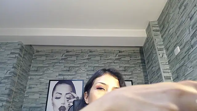 Snapshot of renata_russo_b chatting on 12, 2, 2025 renata russo b online show from 12, 2, 2025