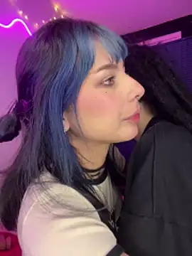 Snapshot of mavimist__ chatting on 4, 12, 2025 mavimist online show from 4, 12, 2025