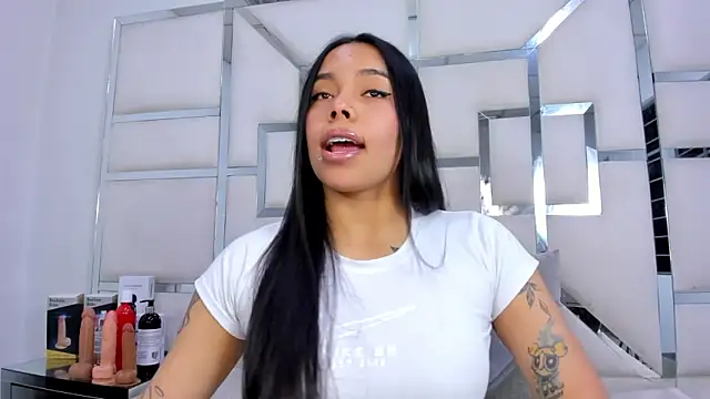 Snapshot of ZoeWan69 chatting on 27, 11, 2025 ZoeWan69 online show from 27, 11, 2025