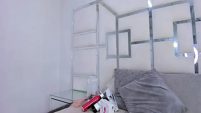 Snapshot of ZoeWan69 chatting on 16, 12, 2025 ZoeWan69 online show from 16, 12, 2025