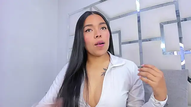 Snapshot of ZoeWan69 chatting on 17, 12, 2025 ZoeWan69 online show from 17, 12, 2025