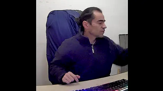 Snapshot of ReyDeBotones chatting on 10, 3, 2026 ReyDeBotones online show from 10, 3, 2026