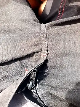 Snapshot of Dam70 chatting on 10, 9, 2025 Dam70 online show from 10, 9, 2025