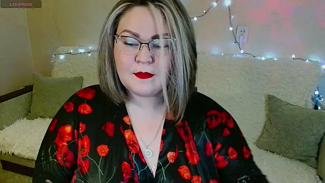 Snapshot of Vivien__wet chatting on 2, 2, 2025 Vivien  wet online show from 2, 2, 2025