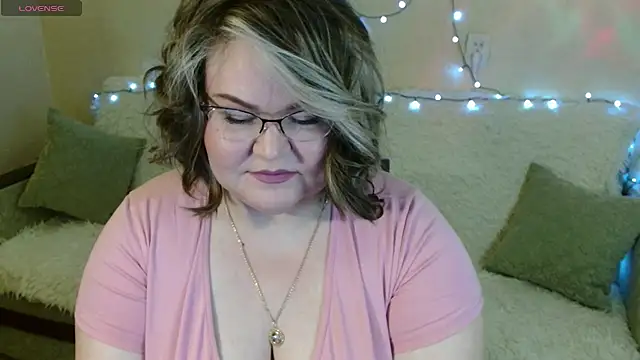 Snapshot of Vivien__wet chatting on 4, 2, 2025 Vivien  wet online show from 4, 2, 2025