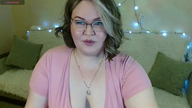 Snapshot of Vivien__wet chatting on 4, 2, 2025 Vivien  wet online show from 4, 2, 2025