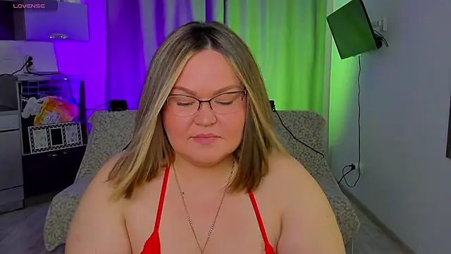Snapshot of Vivien__wet chatting on 3, 3, 2025 Vivien  wet online show from 3, 3, 2025