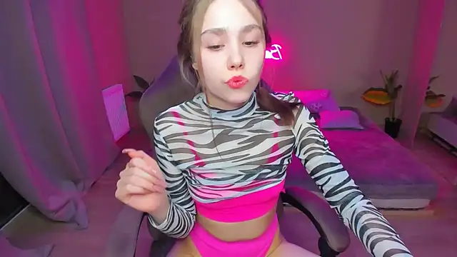 Snapshot of YourMegan chatting on 1, 3, 2025 YourMegan online show from 1, 3, 2025