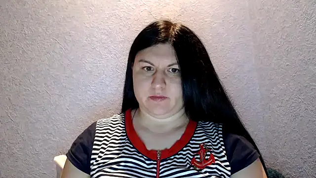 KiraSwee online show from 12, 9, 2025