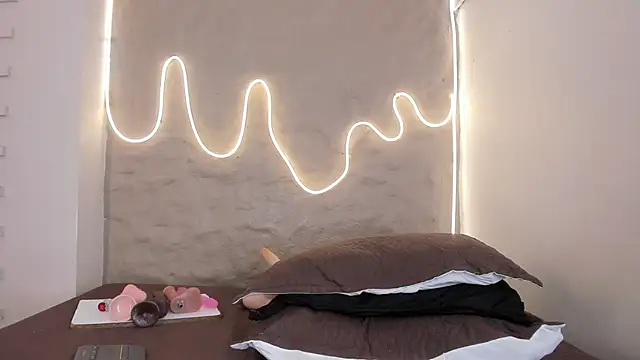 Demy Ruiz online show from 8, 10, 2025