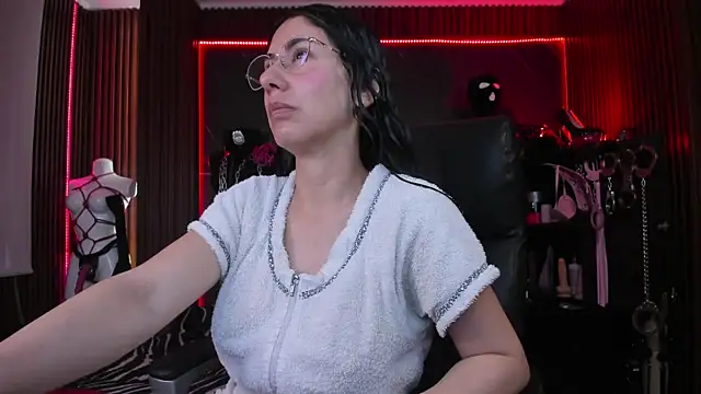 XiaQueen online show from 11, 9, 2025