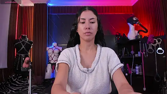 XiaQueen online show from 4, 3, 2026