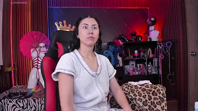 XiaQueen online show from 17, 6, 2026