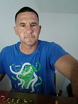 Snapshot of Mister1985 chatting on 23, 10, 2025 Mister1985 online show from 23, 10, 2025