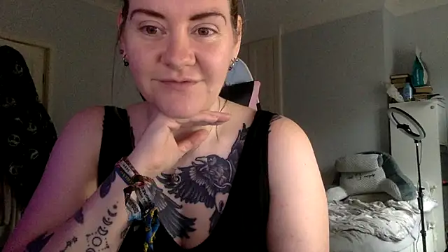 Snapshot of AureliaXOX chatting on 11, 2, 2025 AureliaXOX online show from 11, 2, 2025