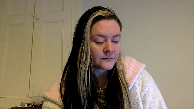 Snapshot of AureliaXOX chatting on 12, 2, 2025 AureliaXOX online show from 12, 2, 2025