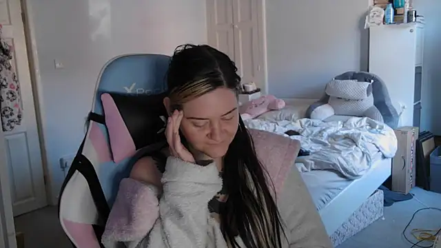 Snapshot of AureliaXOX chatting on 6, 3, 2025 AureliaXOX online show from 6, 3, 2025