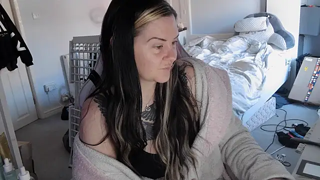 Snapshot of AureliaXOX chatting on 8, 3, 2025 AureliaXOX online show from 8, 3, 2025