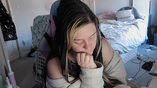 Snapshot of AureliaXOX chatting on 9, 3, 2025 AureliaXOX online show from 9, 3, 2025