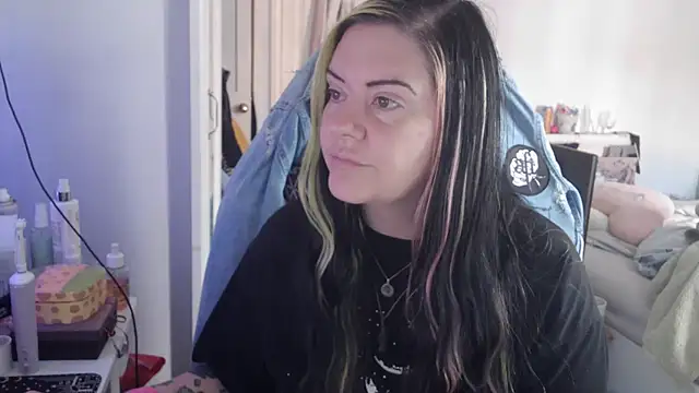 Snapshot of AureliaXOX chatting on 11, 9, 2025 AureliaXOX online show from 11, 9, 2025