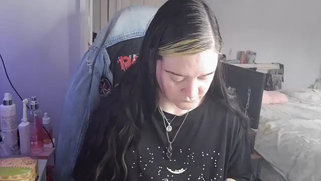 Snapshot of AureliaXOX chatting on 17, 9, 2025 AureliaXOX online show from 17, 9, 2025