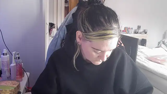 Snapshot of AureliaXOX chatting on 23, 9, 2025 AureliaXOX online show from 23, 9, 2025