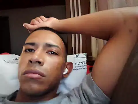 Snapshot of Mineirinho043 chatting on 14, 2, 2025 Mineirinho043 online show from 14, 2, 2025