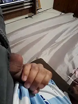 Snapshot of Mineirinho043 chatting on 5, 3, 2025 Mineirinho043 online show from 5, 3, 2025