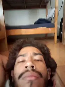 Mineirinho043 online show from 5, 12, 2025