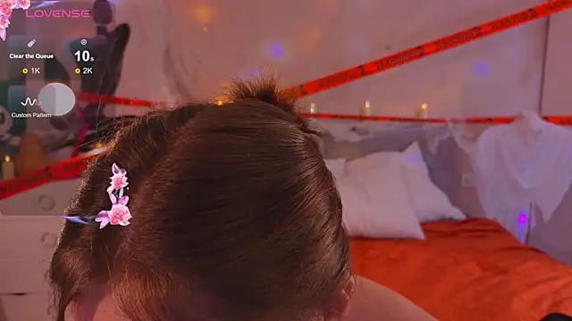 Mia Luw online show from 27, 10, 2025