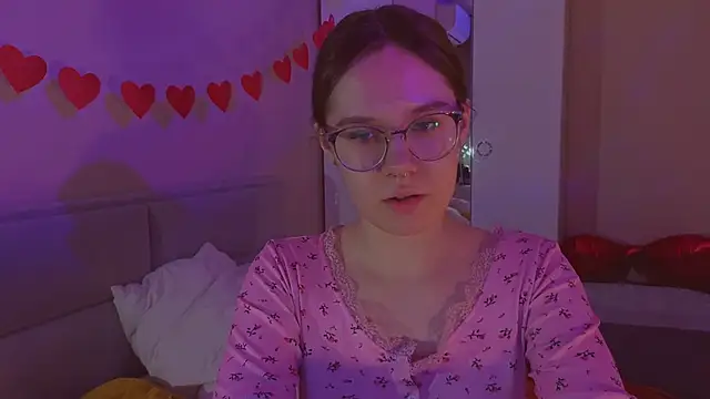 Mia Luw online show from 21, 2, 2026