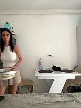 Snapshot of Celine_Roxelle chatting on 9, 9, 2025 Celine Roxelle online show from 9, 9, 2025