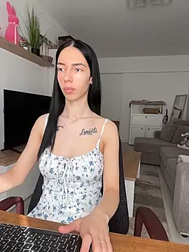 Celine Roxelle online show from 26, 4, 2026
