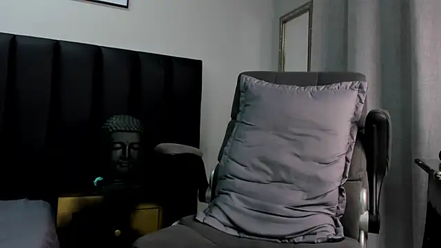 ISAAC CRYSTON online show from 3, 3, 2025