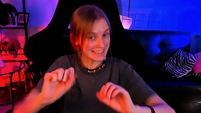 Snapshot of KiraMontoya chatting on 25, 2, 2025 KiraMontoya online show from 25, 2, 2025