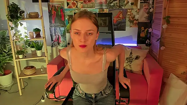 Snapshot of KiraMontoya chatting on 16, 3, 2025 KiraMontoya online show from 16, 3, 2025